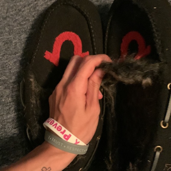 True religion slippers like brand new - Picture 2 of 3